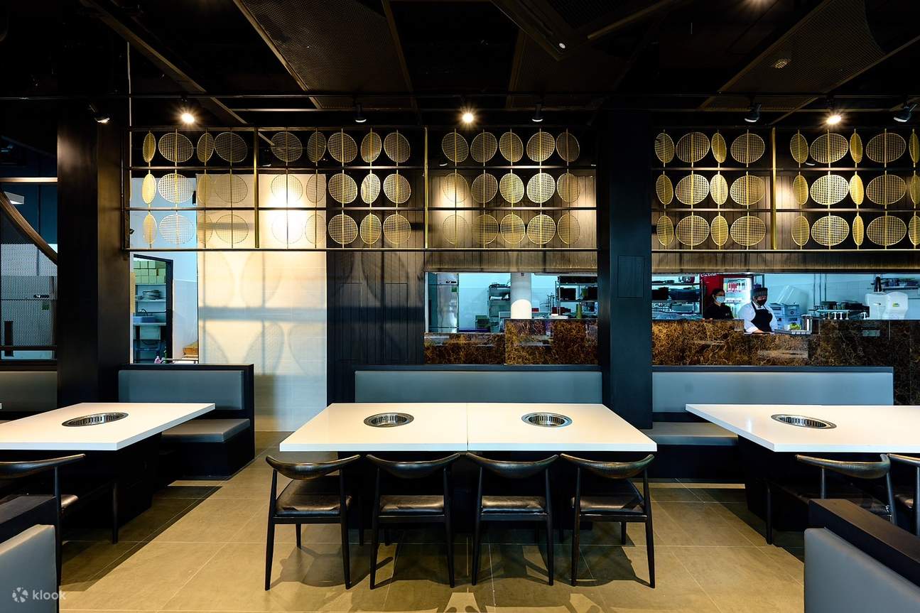 TORA Yakiniku x Cafe Crystal Design Center