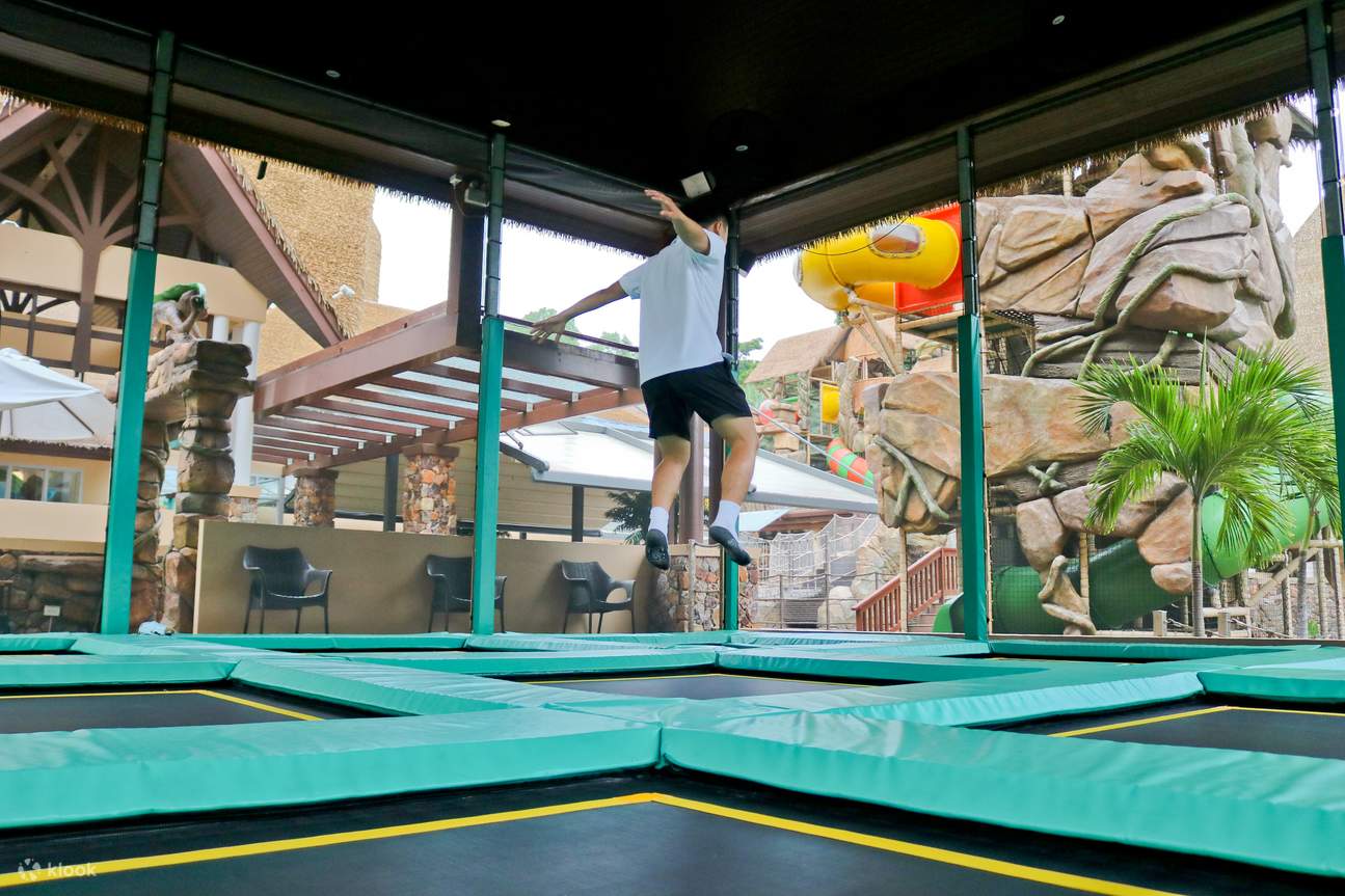 Lost World và Adventure Land