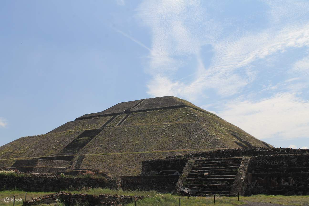 Paseo en Globo con Teotihuacán y Tour Guiado a la Basílica de Guadalupe