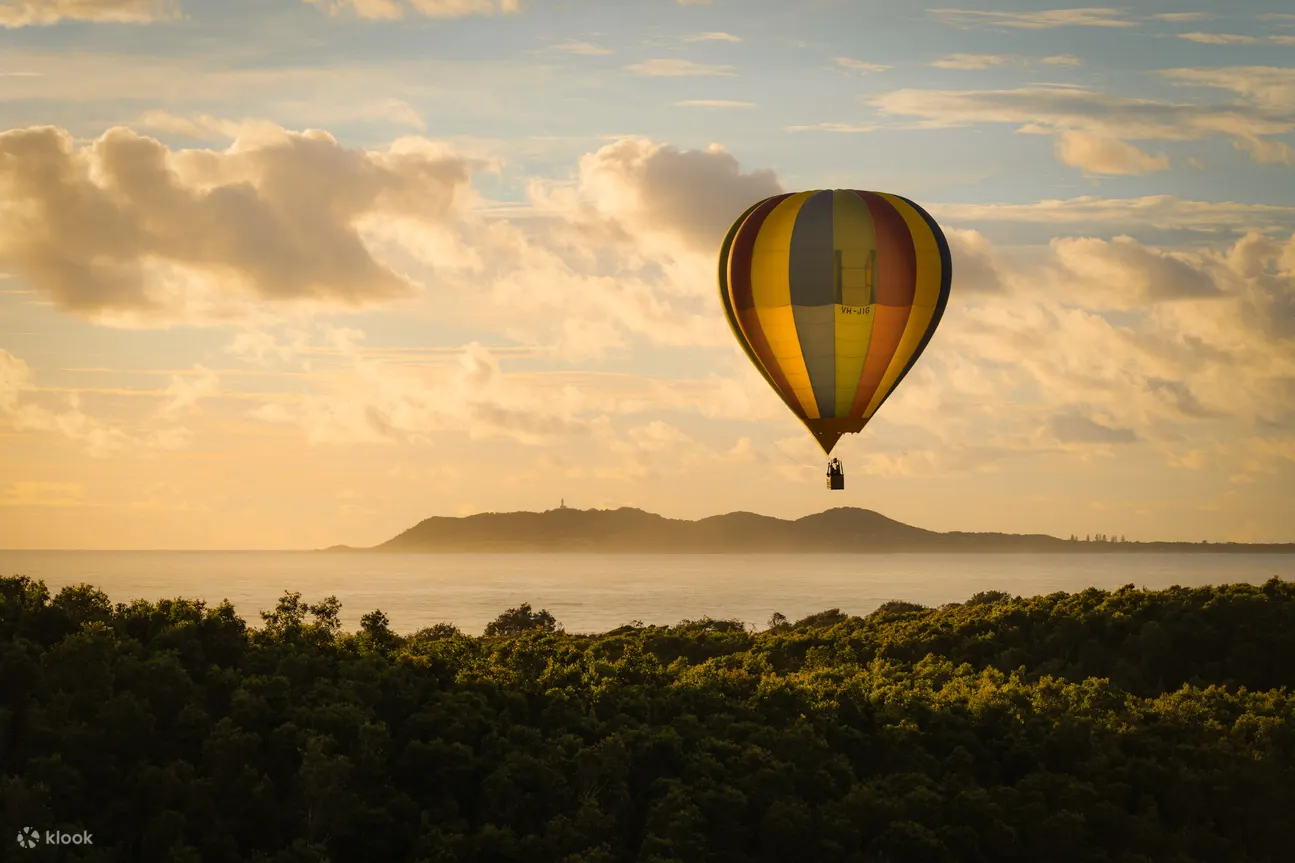 hot air balloon byron bay