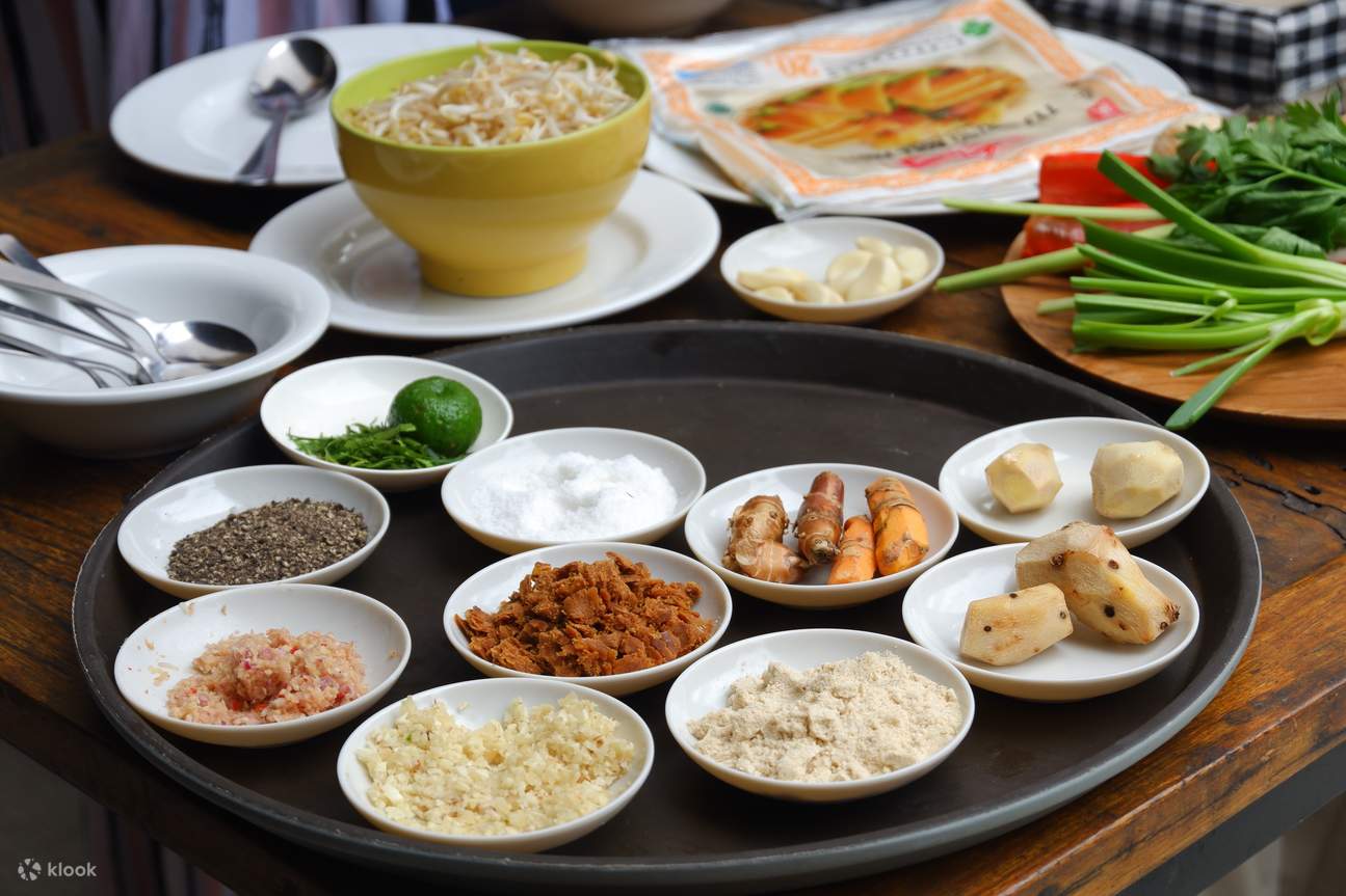 Kelas Memasak dan Sarapan Terapung di Grand Barong Resort Bali