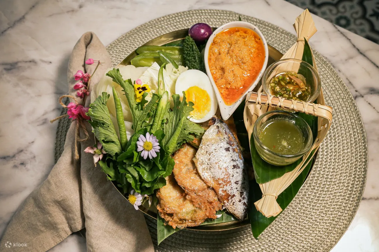 Aromatic shrimp paste with hand crafted vegetables at Khao Jaan-Prod restaurant - The memorable taste of Thai, a new brand from 'Khao' a Michelin Star Thai restaurant for many consecutive years.