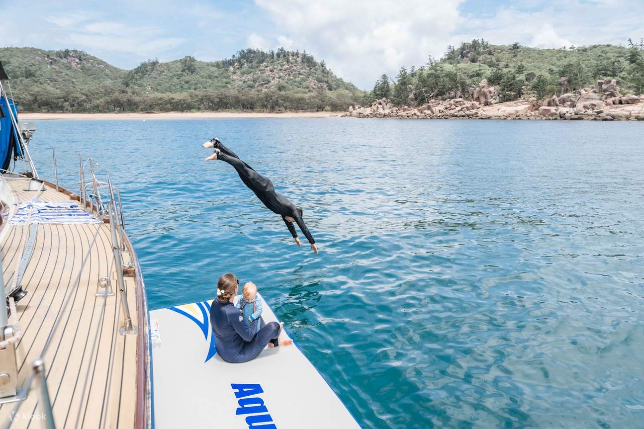 Pelayaran Makan Siang di Magnetic Island
