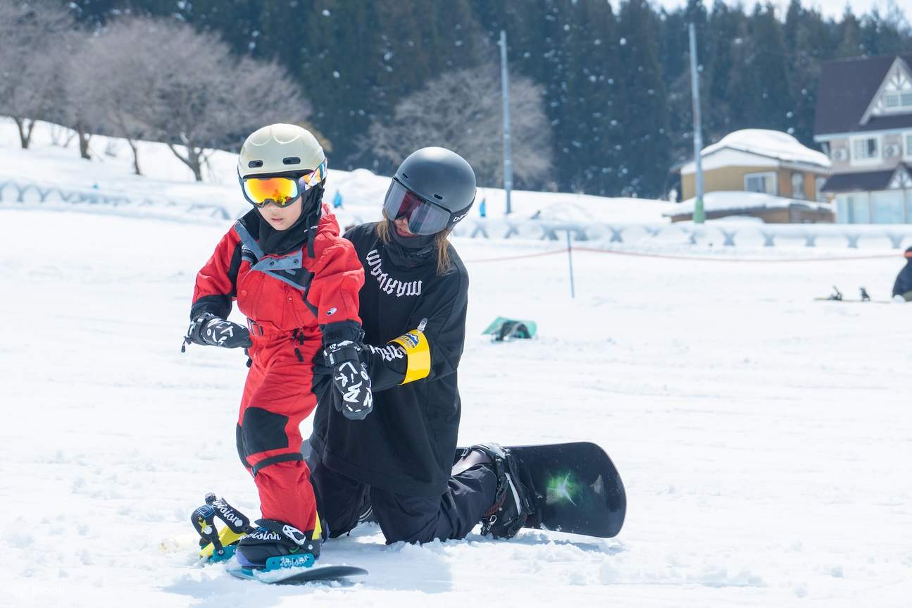 Penginapan & Pengajaran Ski/Snowboard Echigo Yuzawa (Niigata)