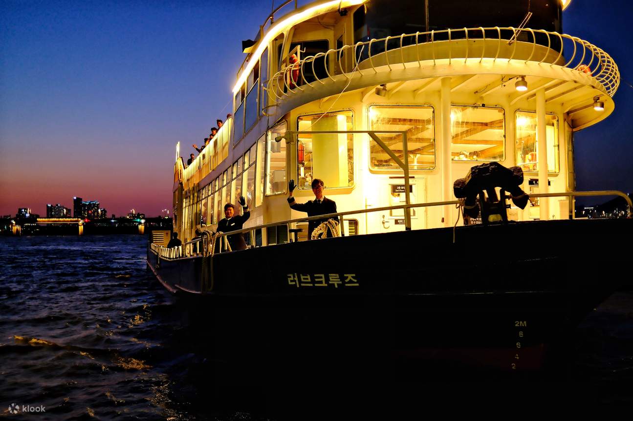 • È una crociera perfetta con tramonto sul fiume Hangang. • Percorso: Yeouido - Ponte Seogang - Yeouido 