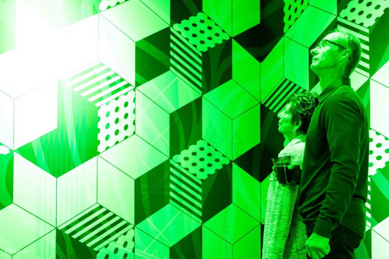 ปลดปล่อยความอยากรู้อยากเห็นของคุณไปกับภาพลวงตาสุดตื่นเต้นที่ให้ทั้งความรู้และความบันเทิงไปพร้อมๆ กัน