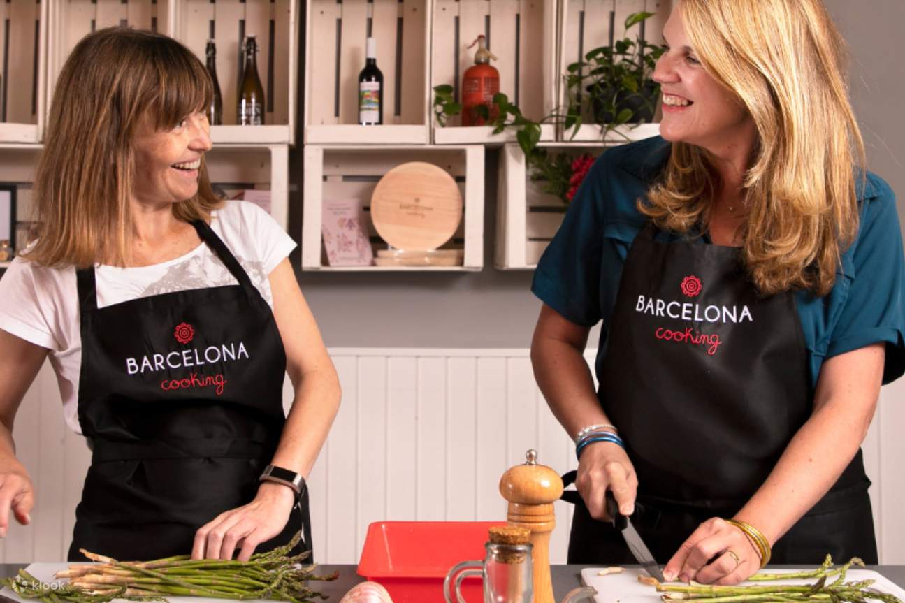 Clase de cocina española y tour por La Boquería en Barcelona