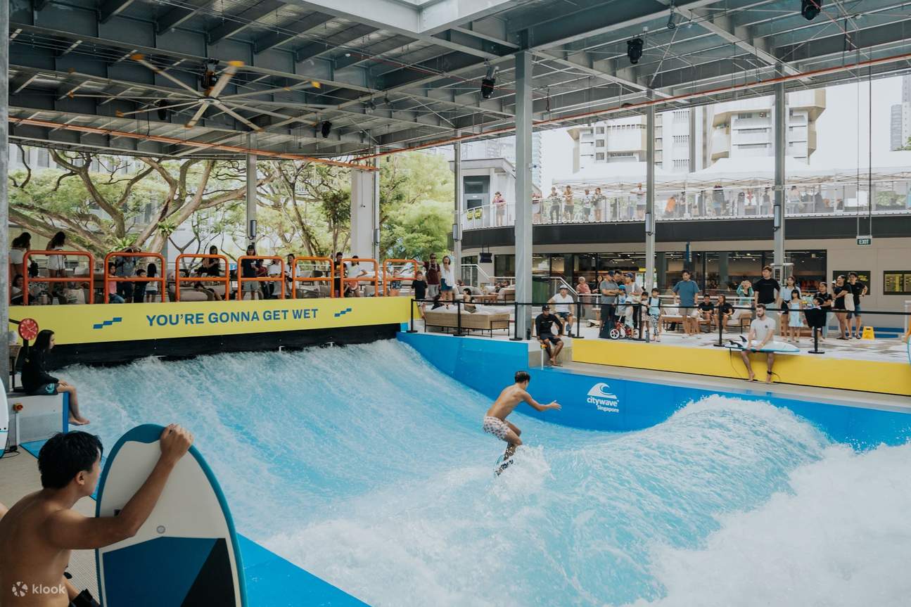 Surfen im TRIFECTA Singapore