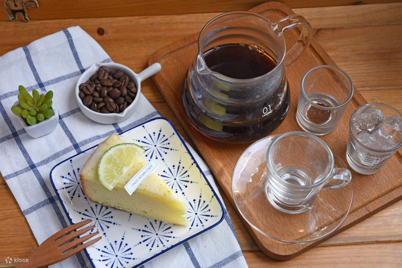 กาแฟไจ๋ไหล - ชุดเค้กคุณย่าเลมอน