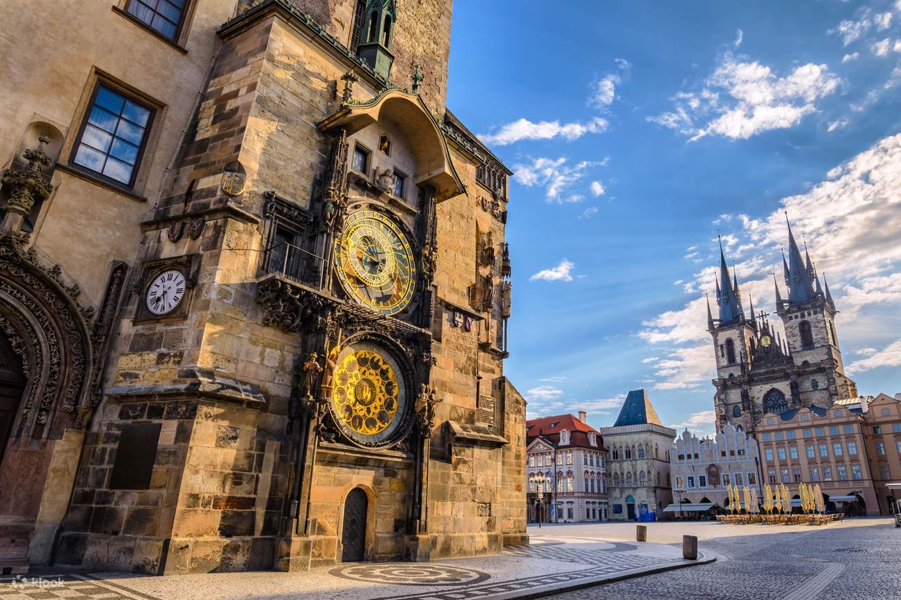 Selami keindahan salah satu jam astronomi tertua di dunia