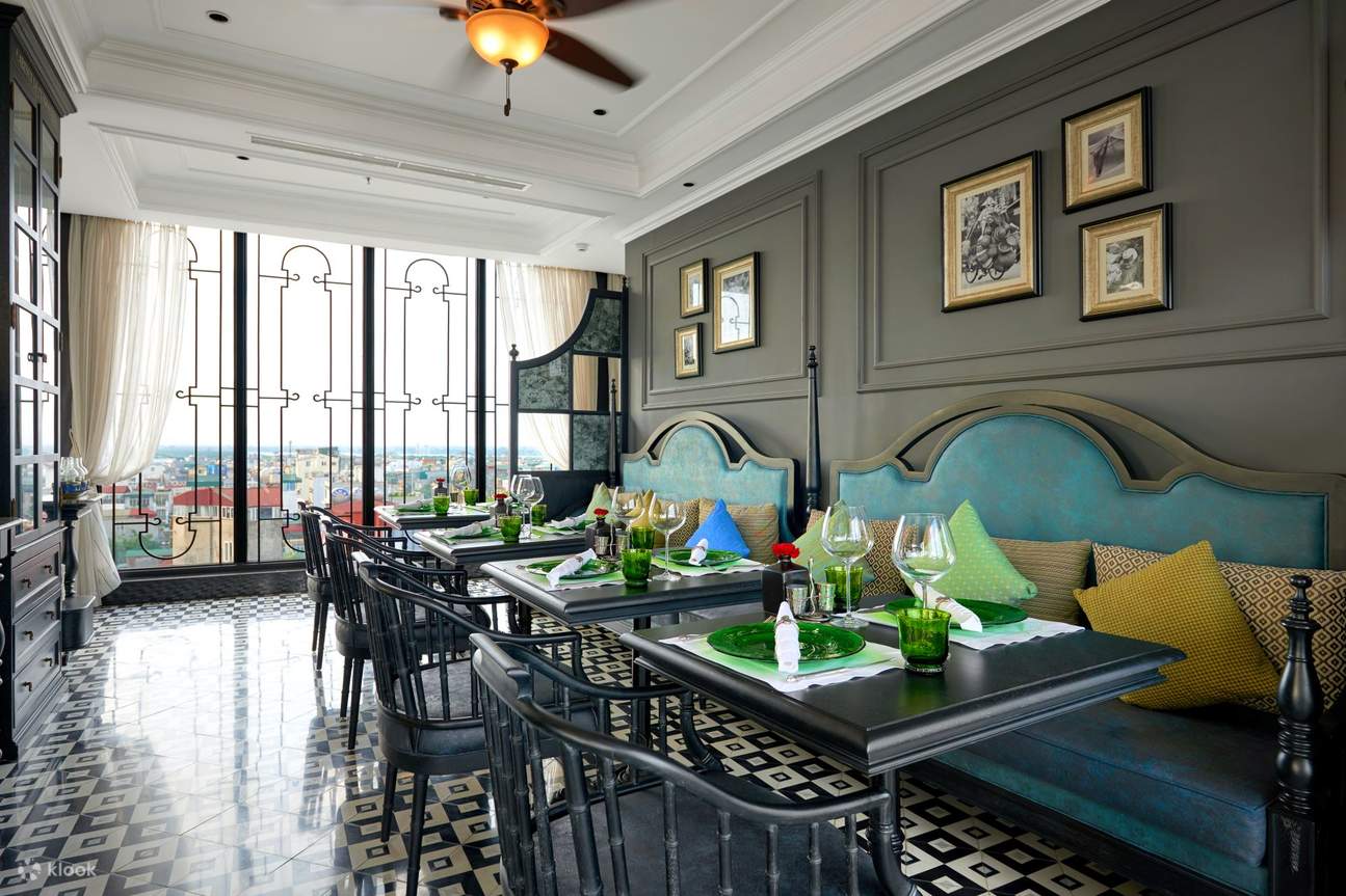 Cloud Nine Fine Dining：高空美景与越南美食