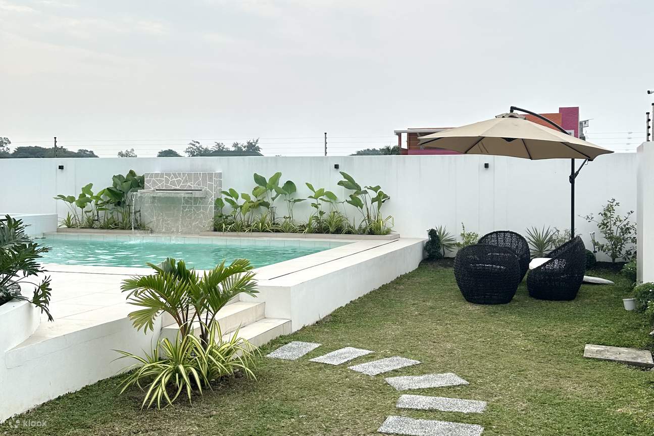 taman dan kolam renang Kumo Villa