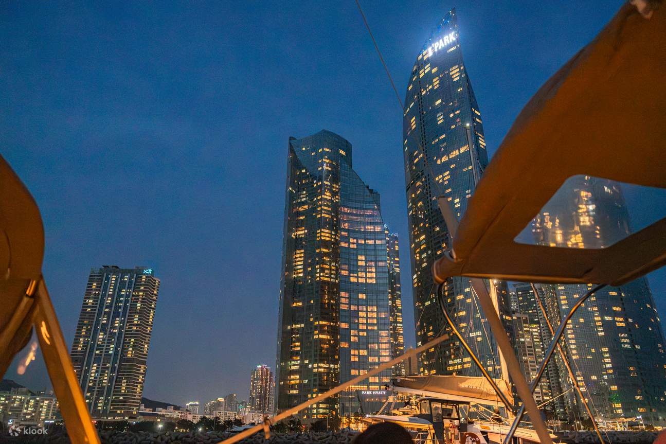 Tour privé en yacht à Busan avec un médaillé national