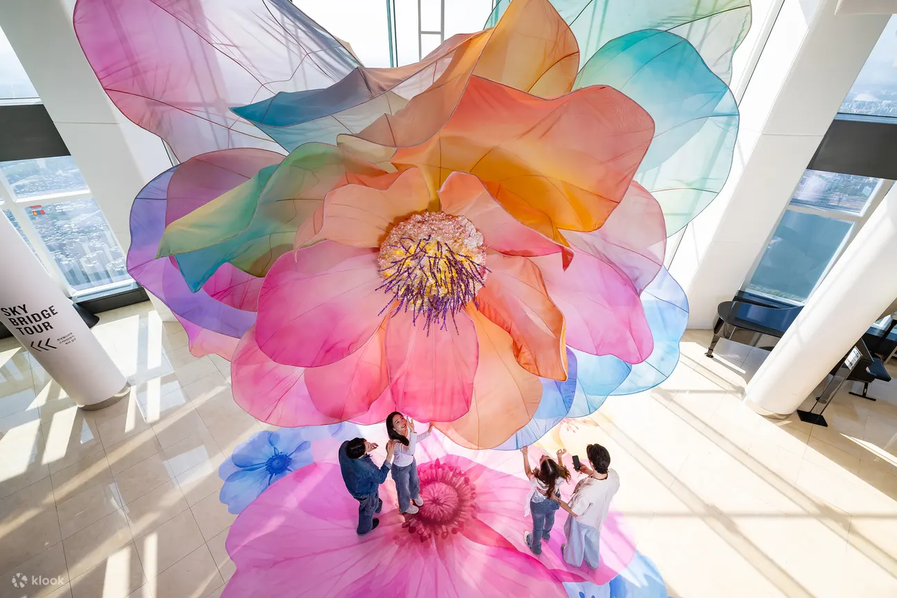 “Flower Observatory” – Experience the Blooming Universe Big Flower on the 121st floor, Big Flower.