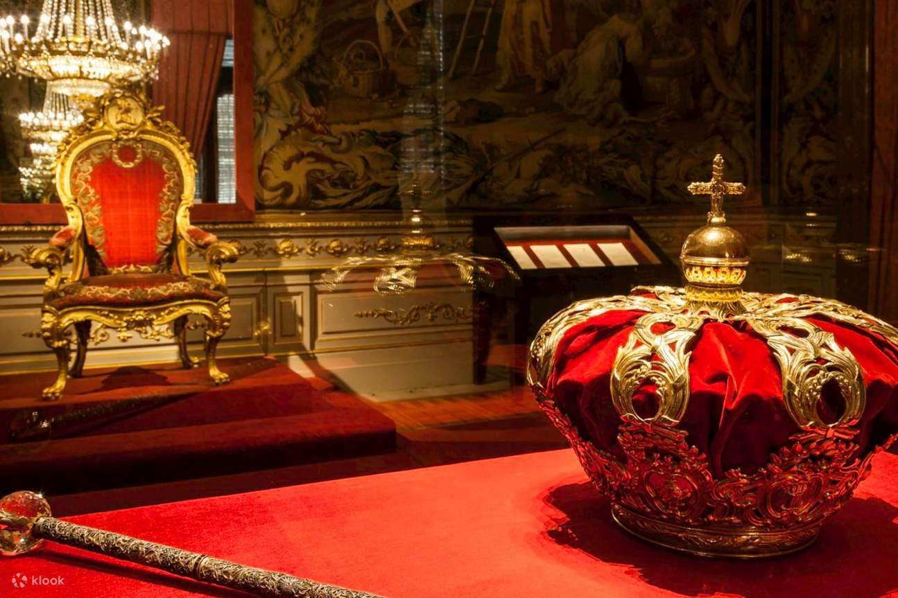 마드리드 왕궁 왕관 전시