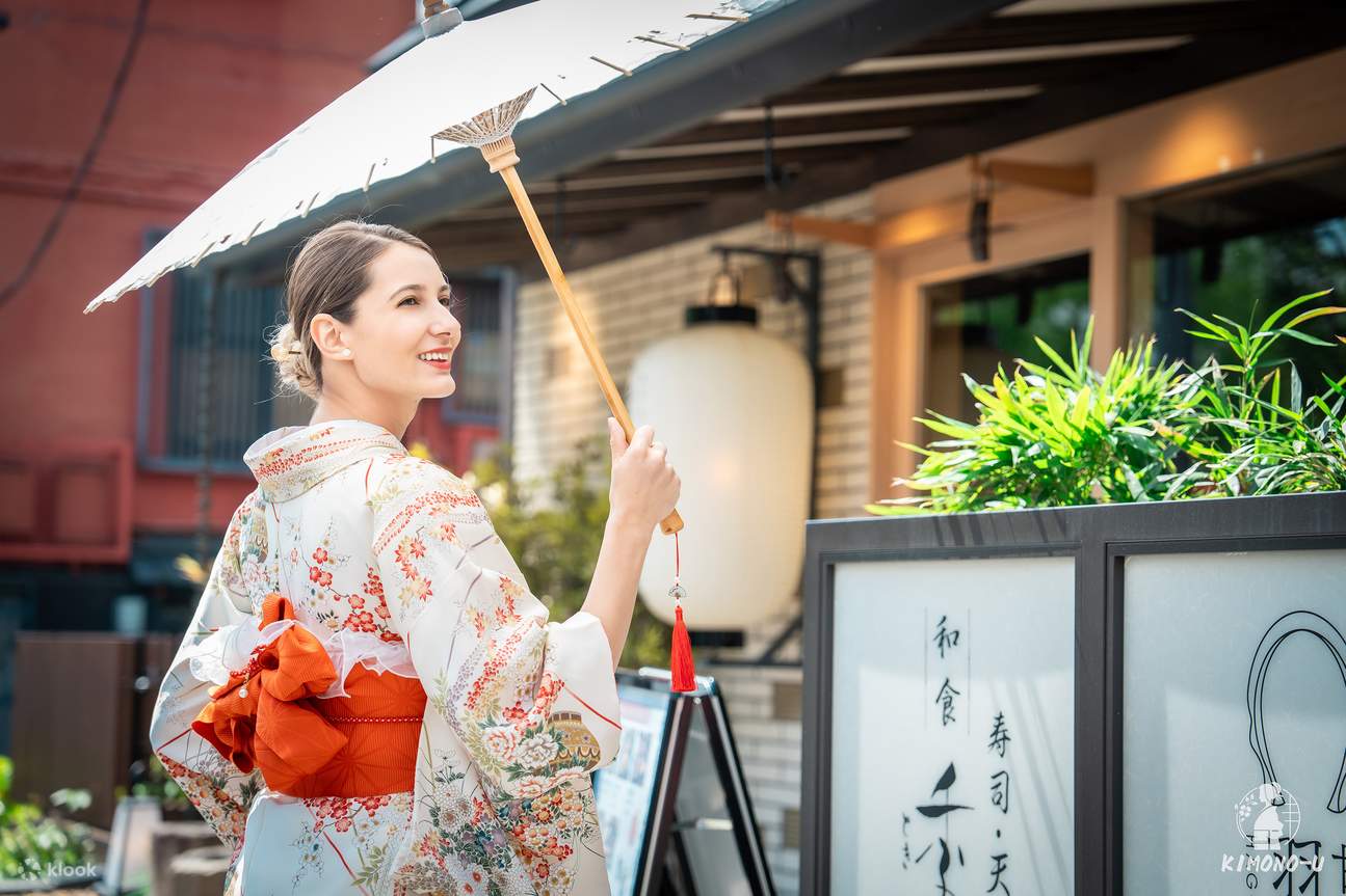 Asakusa Kimono-Verleih mit Selbstfotostudio und Foto-Option von KIM