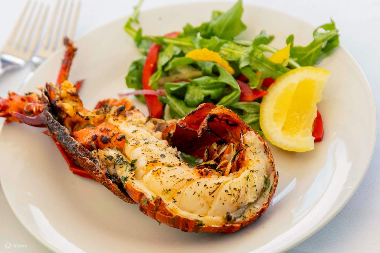 Luxe Seafood Cruise di Rottnest Island