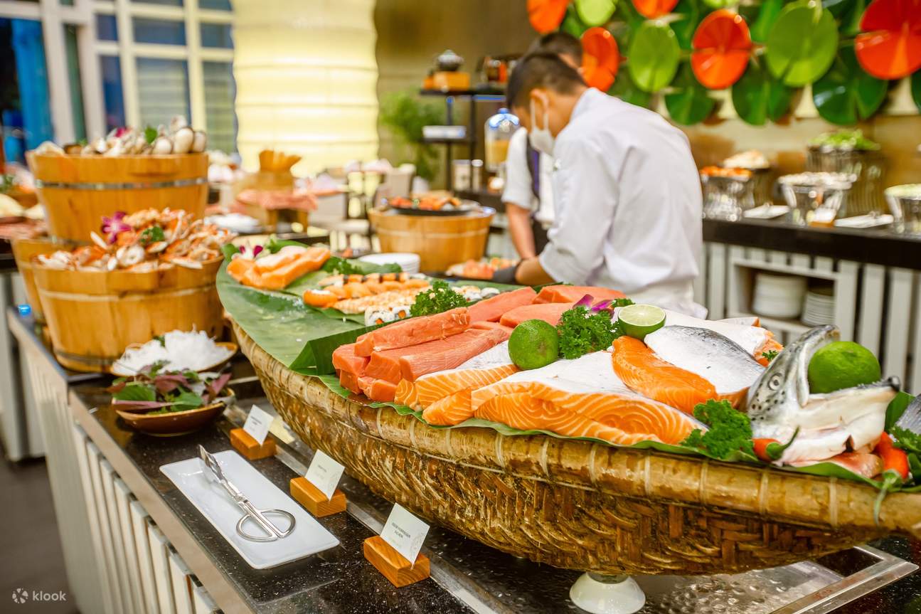 Bufet Makanan Laut BBQ Jumaat Di Grand Mercure Danang 