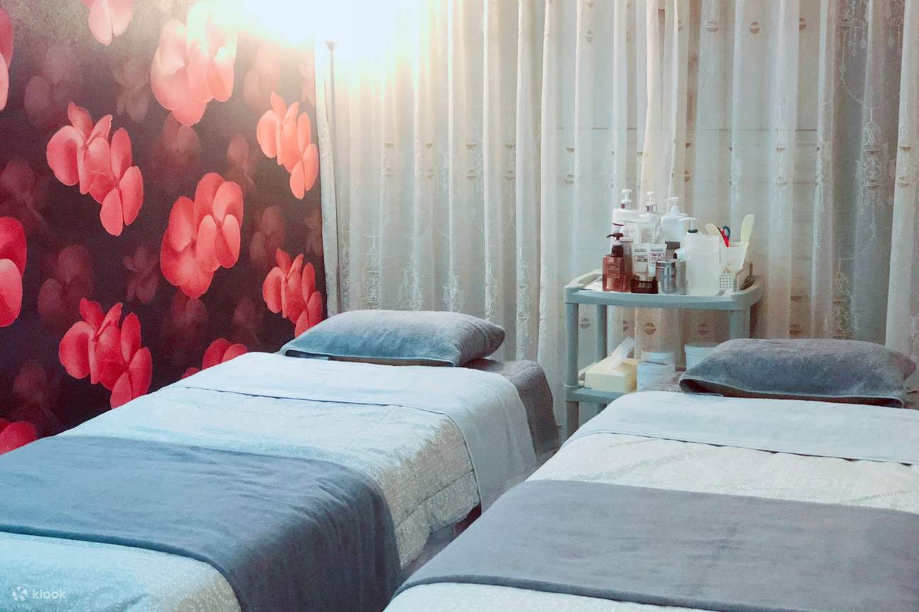 在明洞體驗LEE HEA KYUNG美容按摩護理