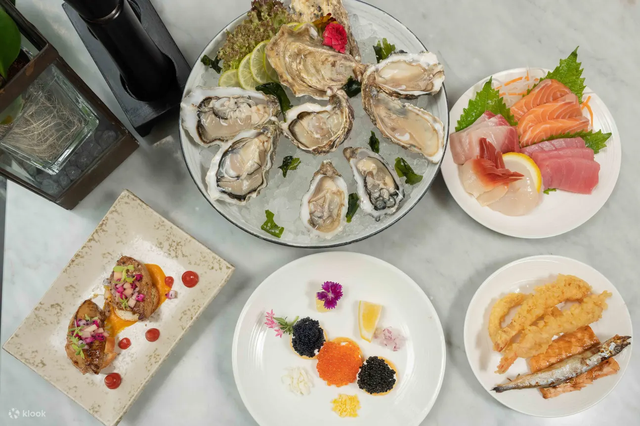 Rain Tree Cafe: Buffet Restaurant at The Athenee Hotel, Bangkok