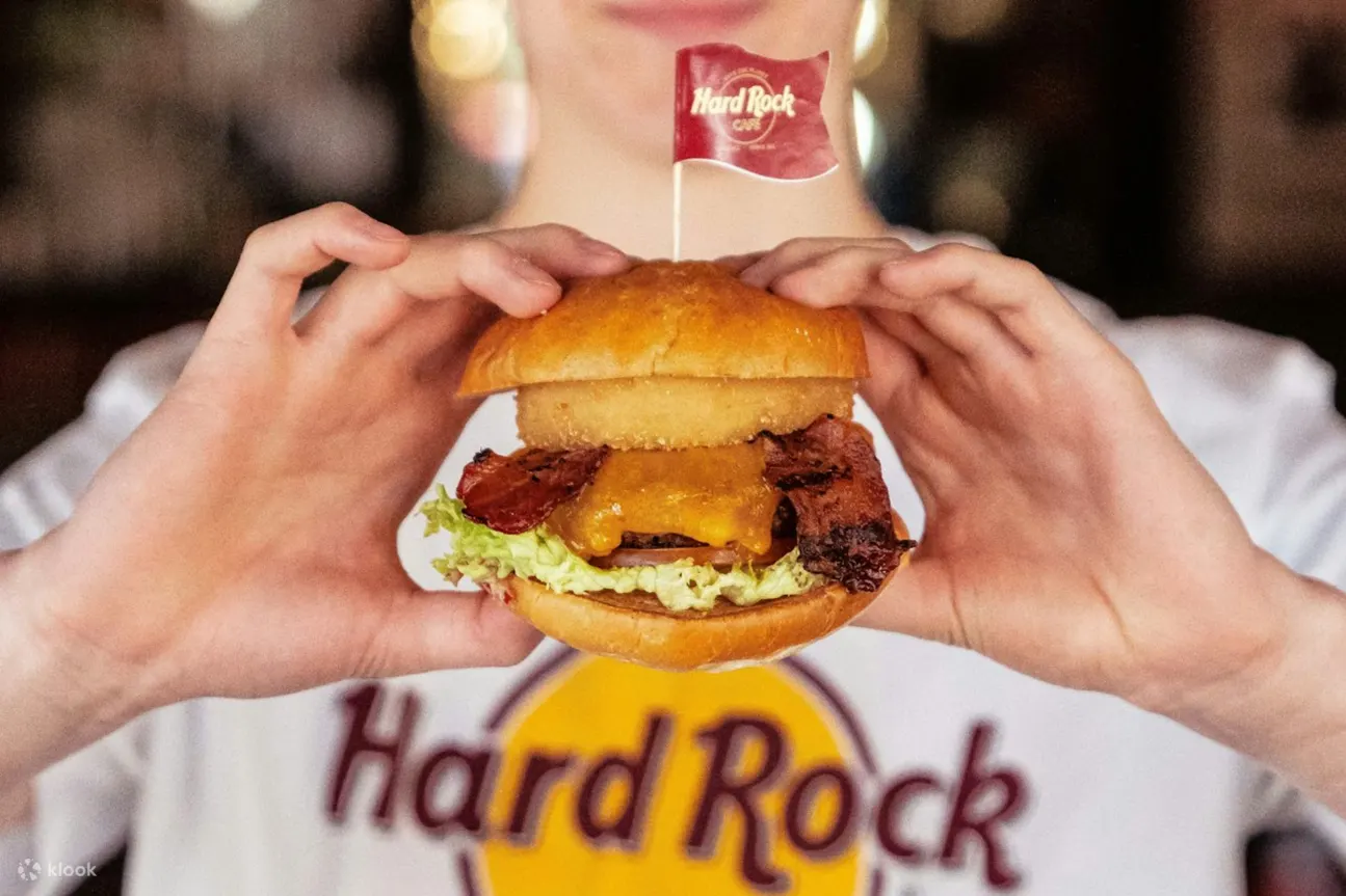 多汁、美味、配料完美——Hard Rock 的汉堡绝对让你乐不思蜀！