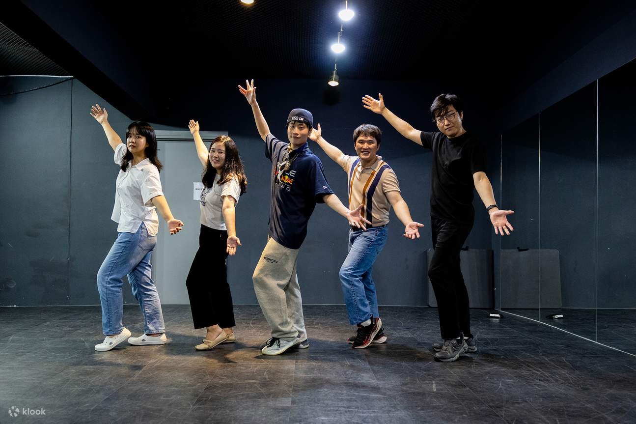 💫 Pelajari koreografi K-POP sebenar dan mula membina hubungan baharu yang hebat!