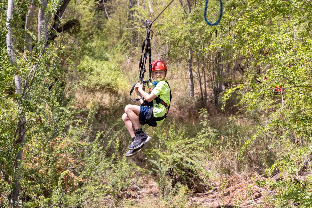 Trượt zipline an toàn và dễ dàng