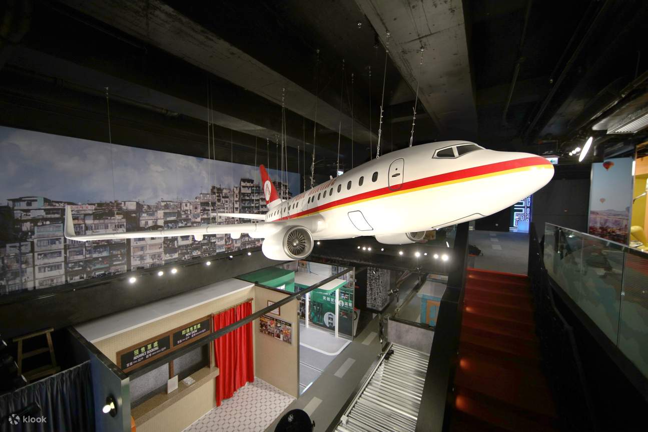 Hong Kong's First Local Selfie Experience Studio | The Peak - Klook ...