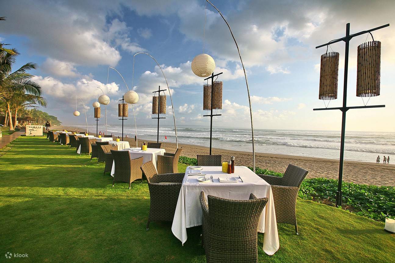 Breeze Restaurant at Breeze Villa