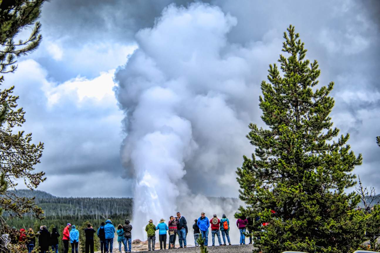 3D2N Yellowstone National Park Experience Tour from Salt Lake City