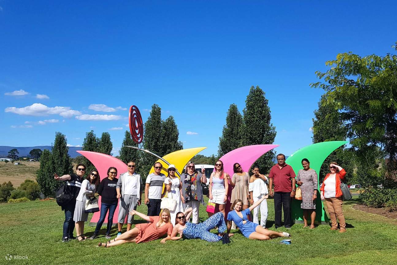 ความอบอุ่นและการต้อนรับอย่างอบอุ่นของผู้คน