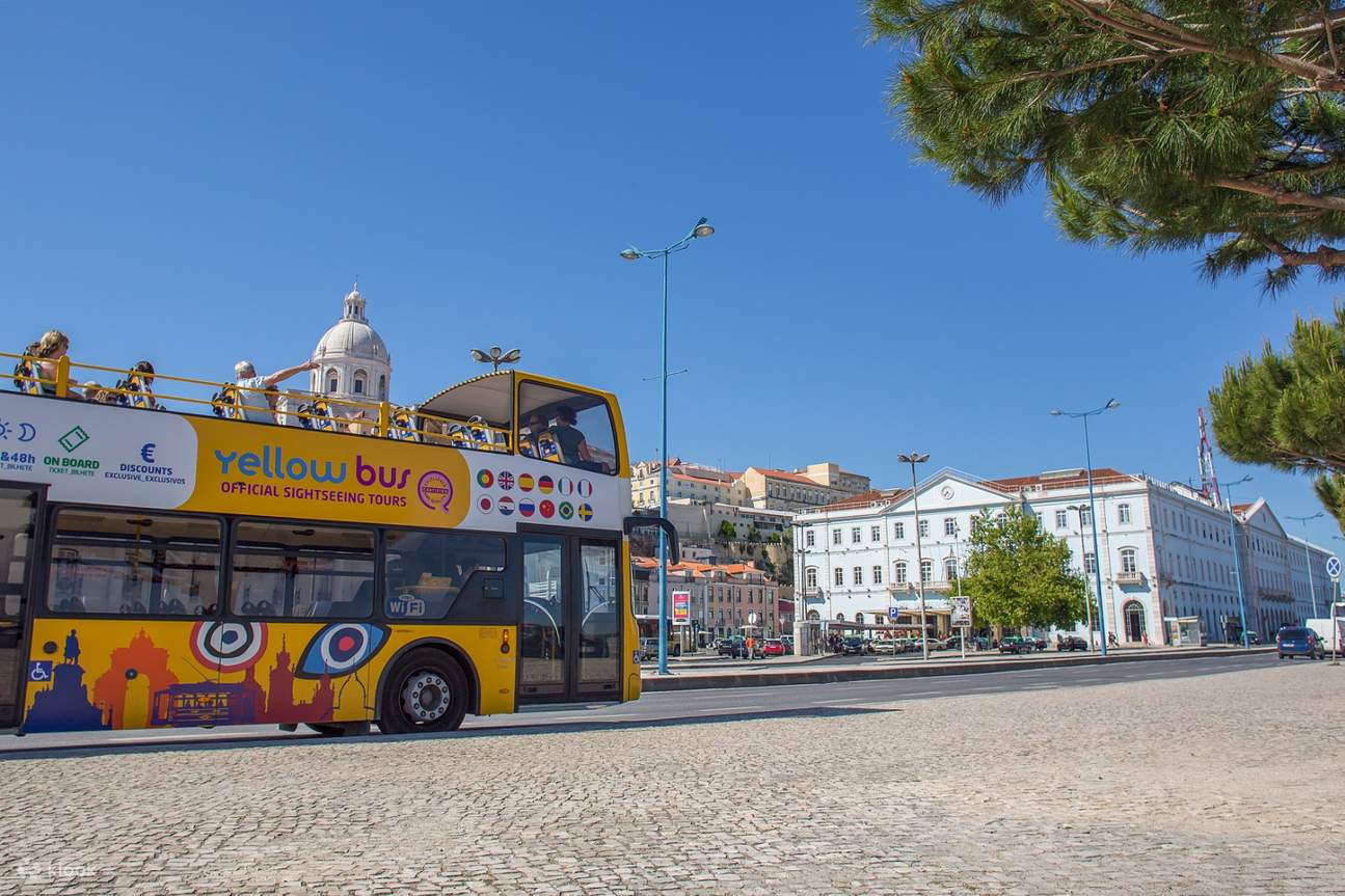 city tour lisbon yellow bus