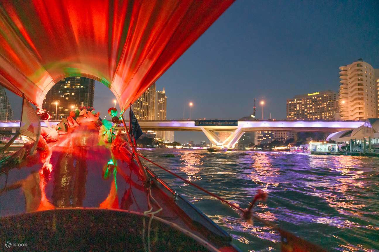 昭披耶河長尾船夜遊