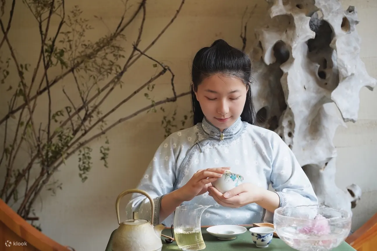 在北京中式院落里跟随专业老师体验生活茶艺美学-Eatwith