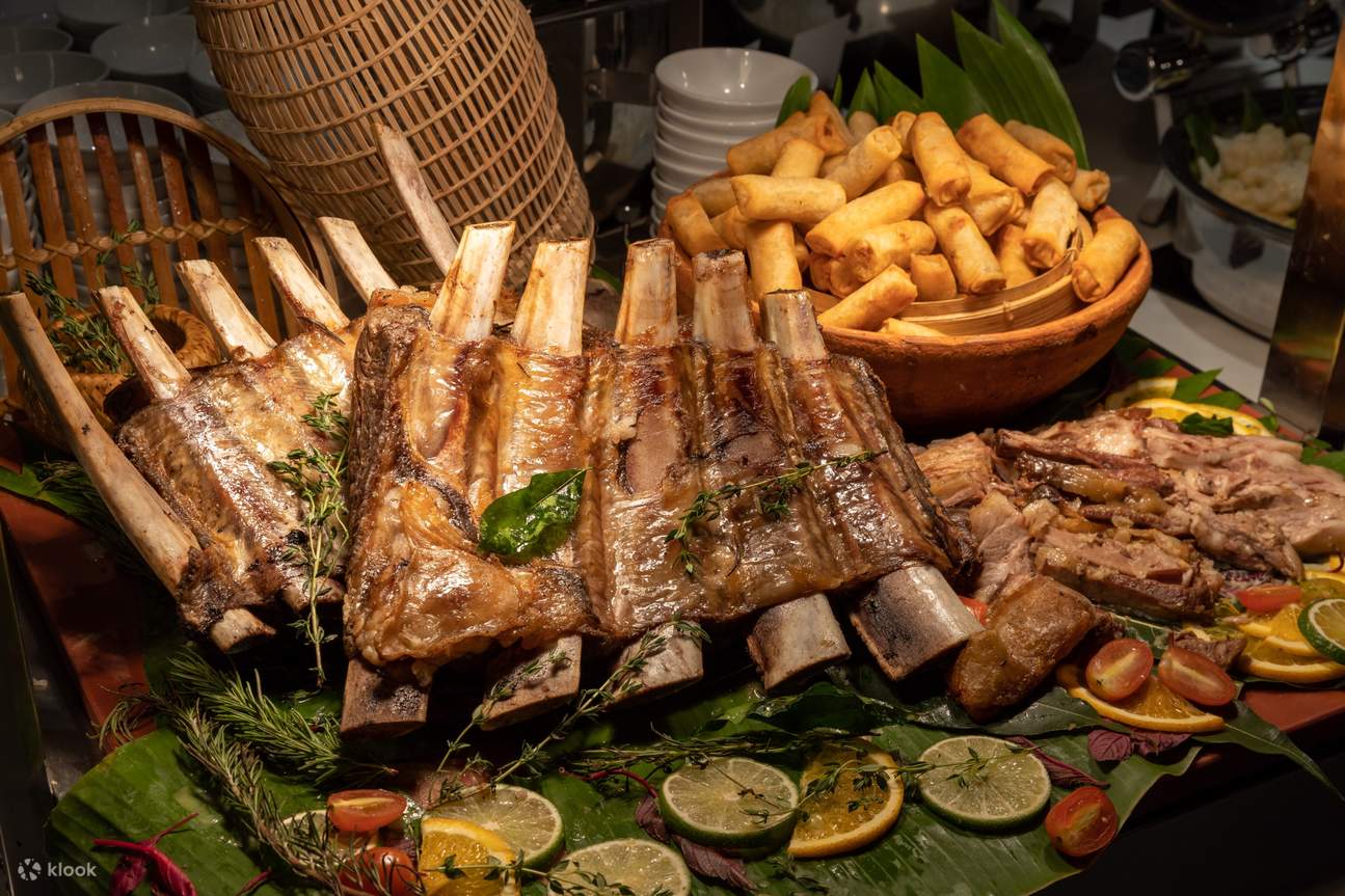 Bufet Makan Malam Makanan Laut di Novotel Nha Trang