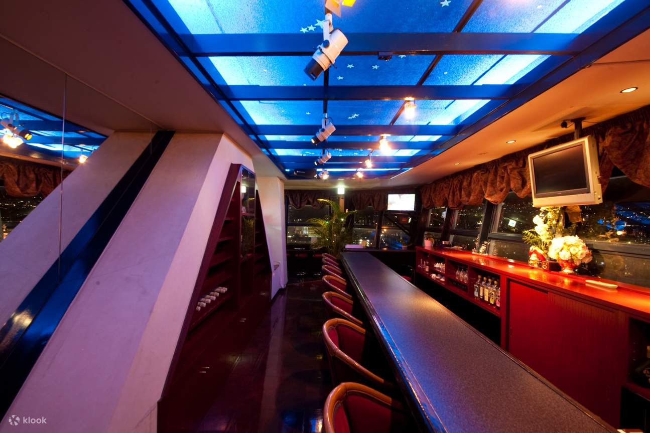 Outlook Lounge Celine