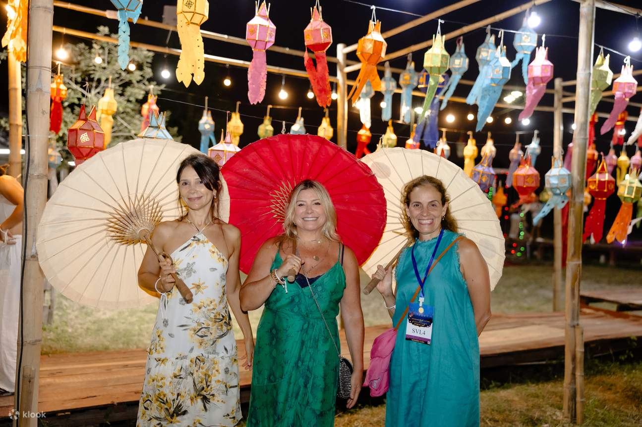 Moonlight Sky Lanterns Yi Peng & Loy Krathong Festival in Chiang Mai ...