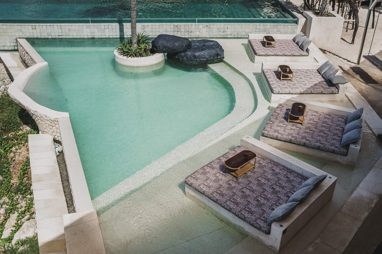 트로피컬 템테이션 비치 클럽