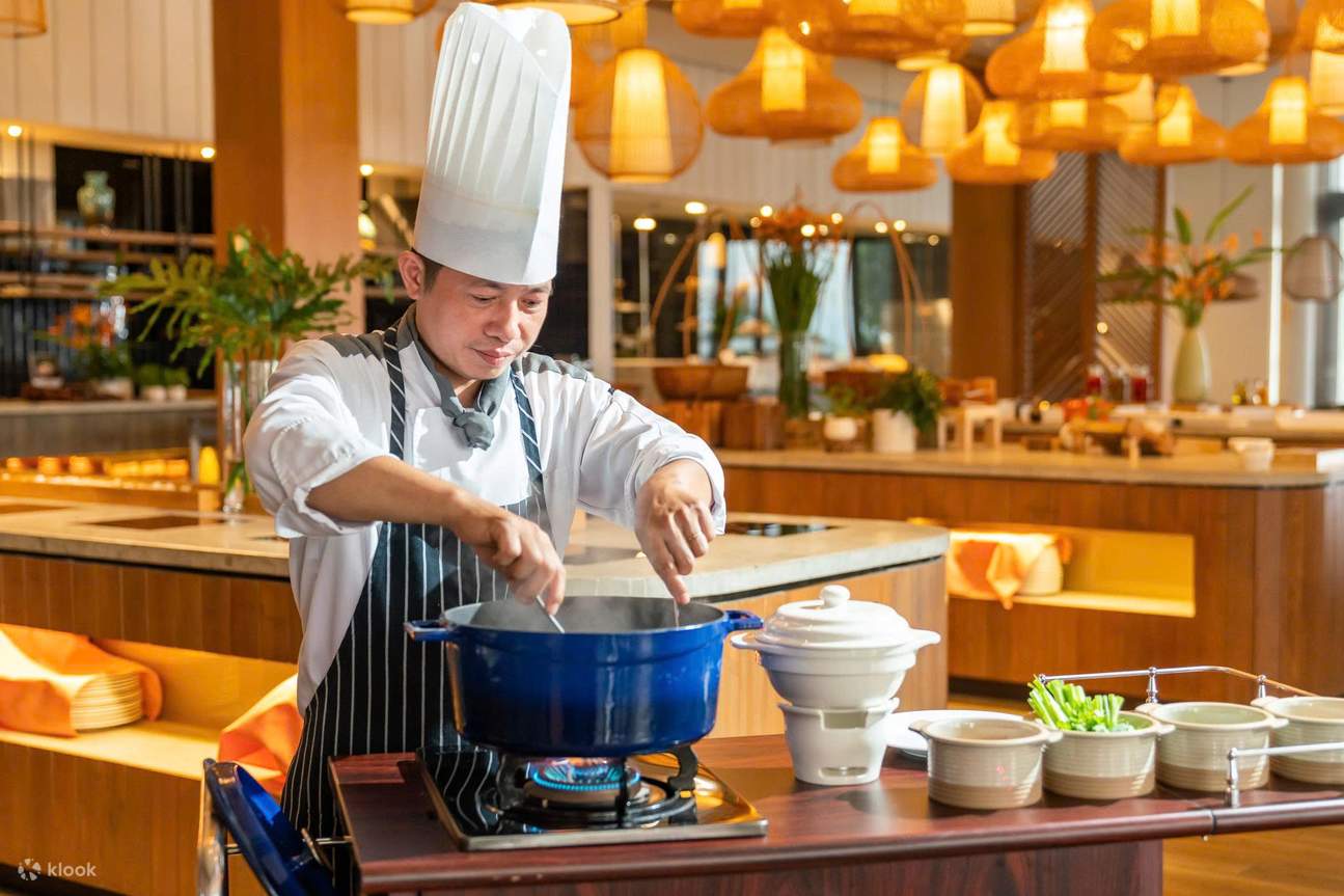 Oakwood Ha Long道地越南風味及西式套餐