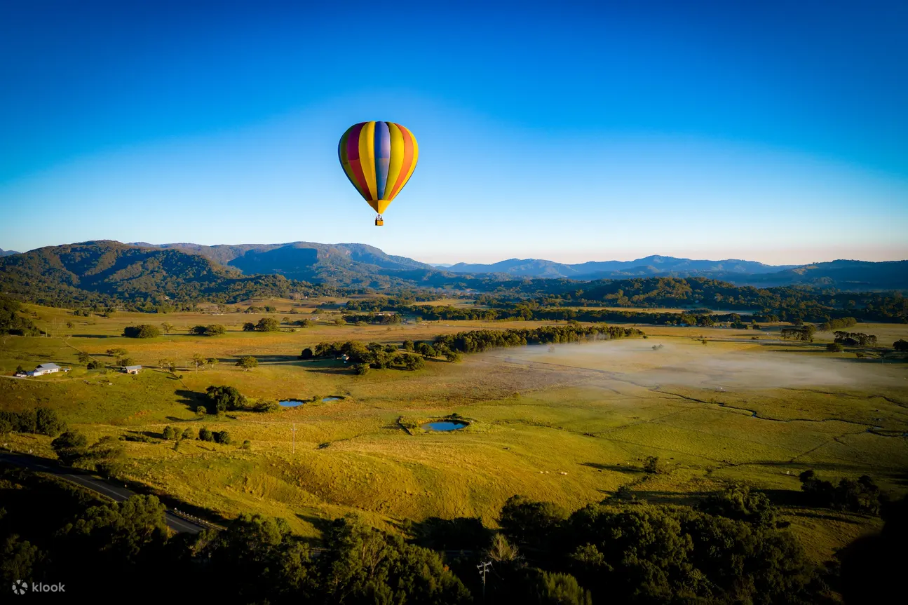 hot air balloon byron bay