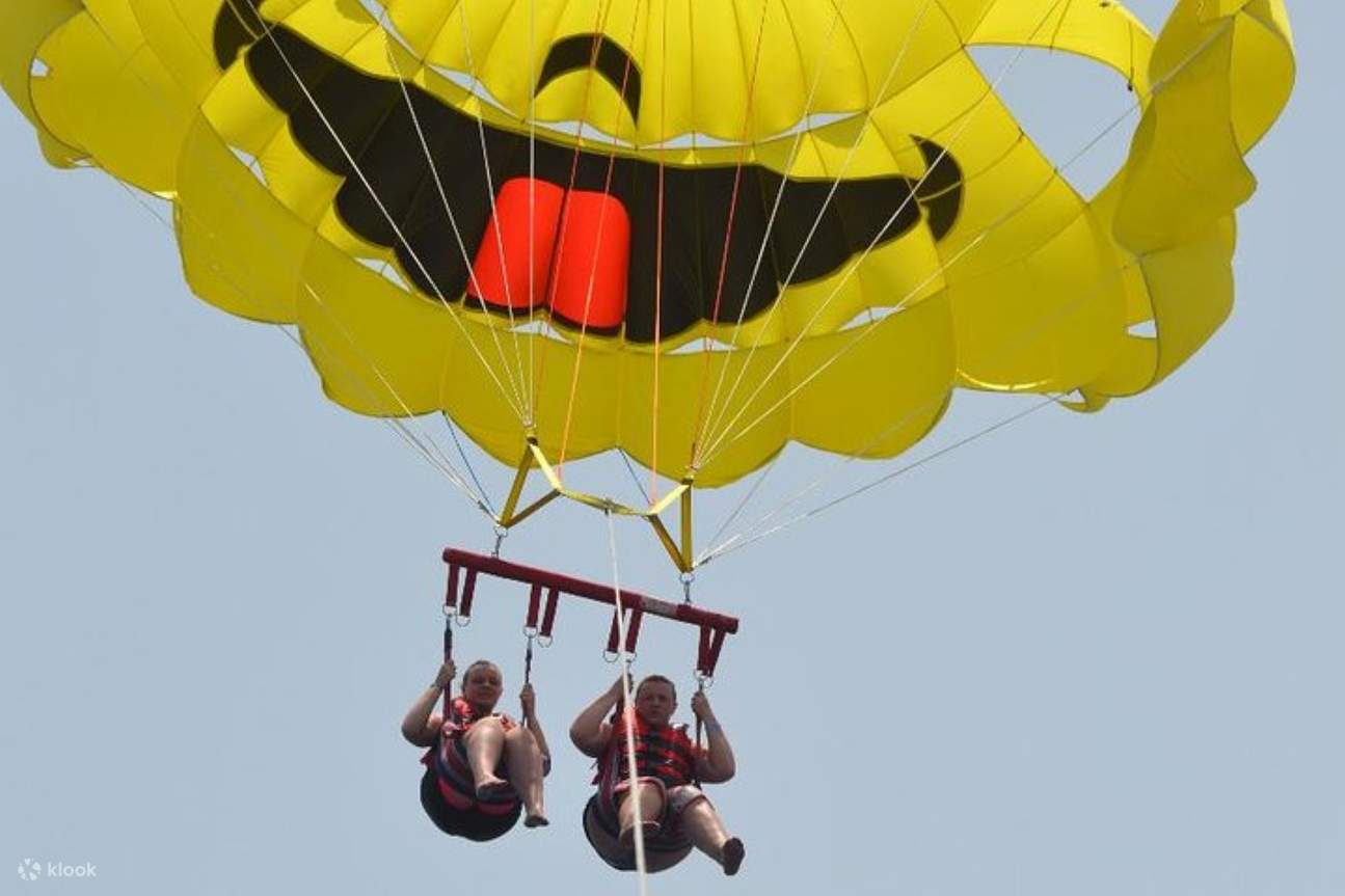 Terbang Parasailing di Langit Laut Merah Dengan Pemindahan - Hurghada