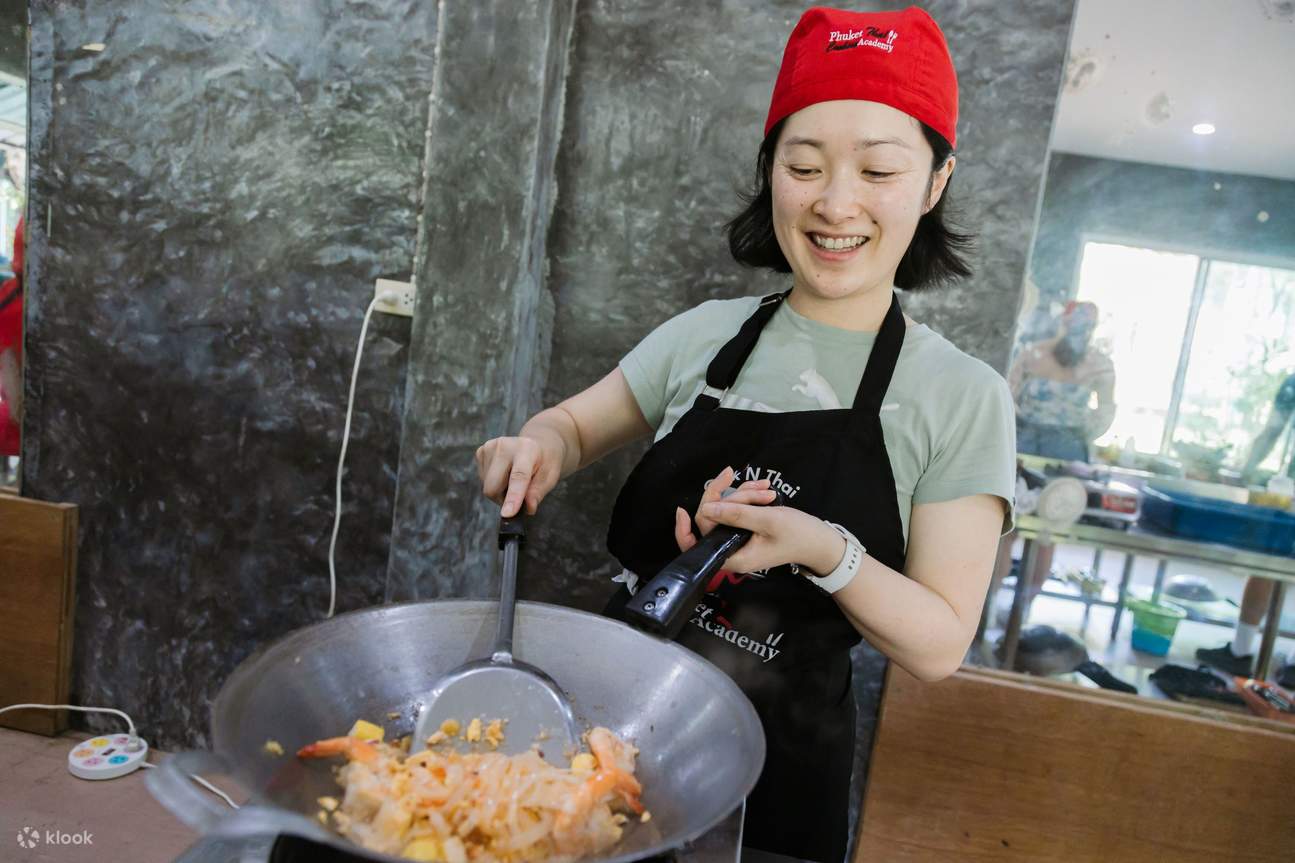 ชั้นเรียนทำอาหารไทยที่ Phuket Thai Cooking Academy