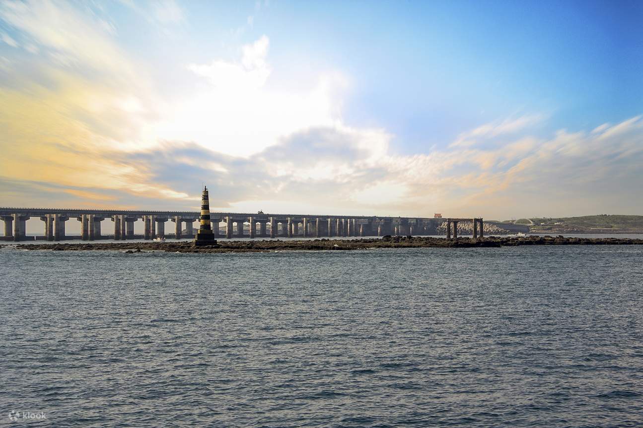 澎湖: Tour một ngày đến đảo nhiệt đới Đại Thương - Thỏa sức vui chơi trên đảo Đại Thương & Khám phá bí mật Cô Bà T嶼 & Tận hưởng các hoạt động vui chơi trên nước & Thú vui câu cá & Khám phá công viên nổi và các món đặc sản biển địa phương