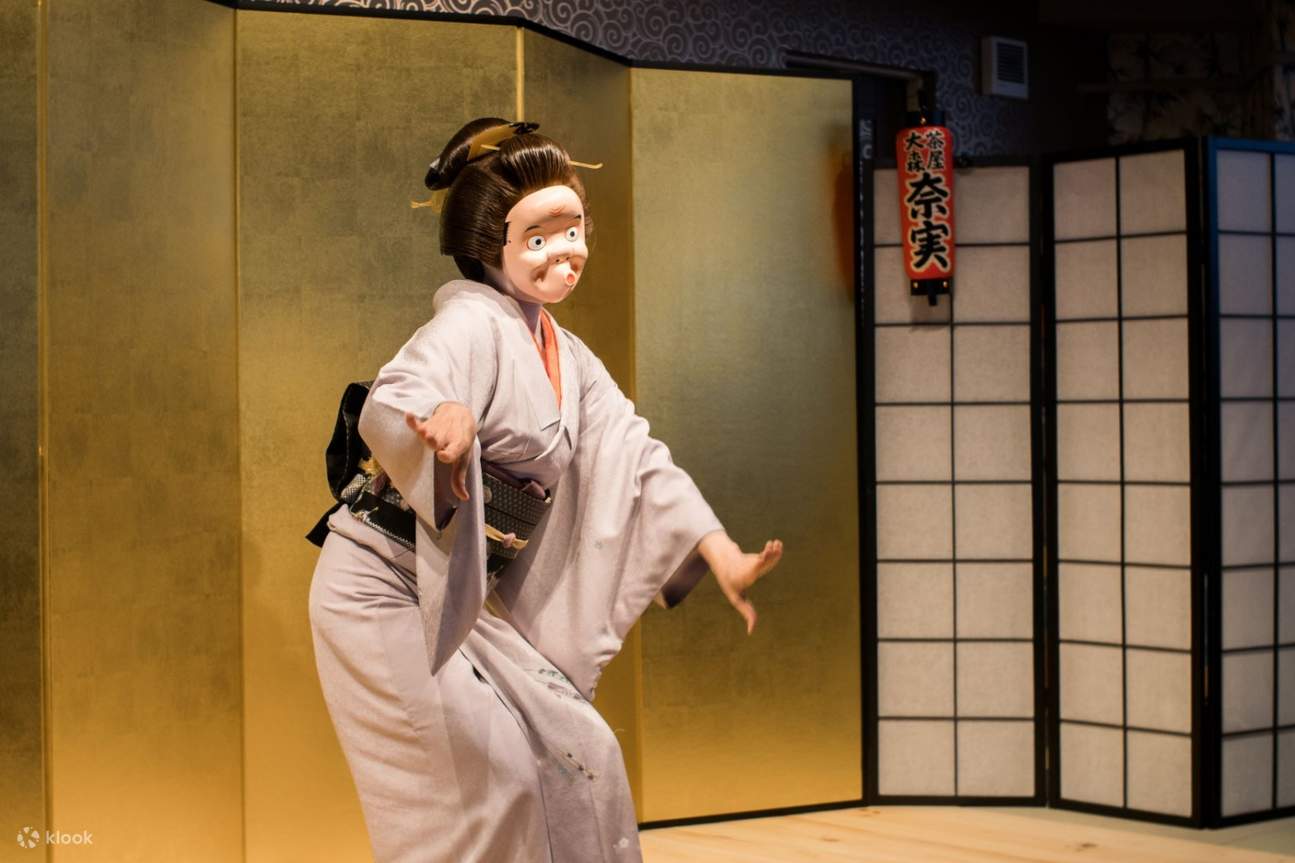 geisha performing