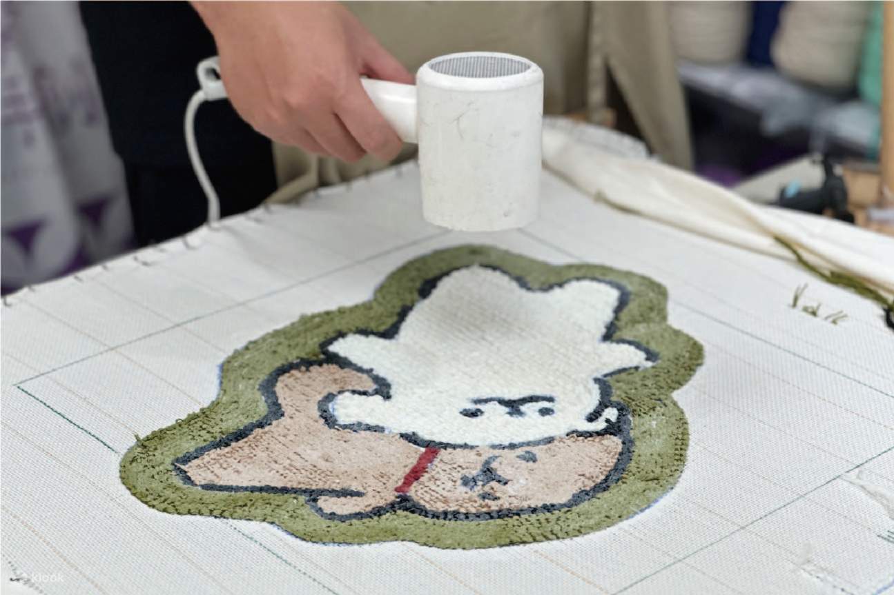 タフティングガン、ハンドメイド、カーペット刺繍 台北：タフティングガンで作る地毯ワークショップ | Klook