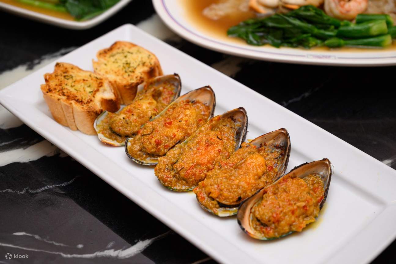 Ploen Restaurant in Ladprao Bangkok