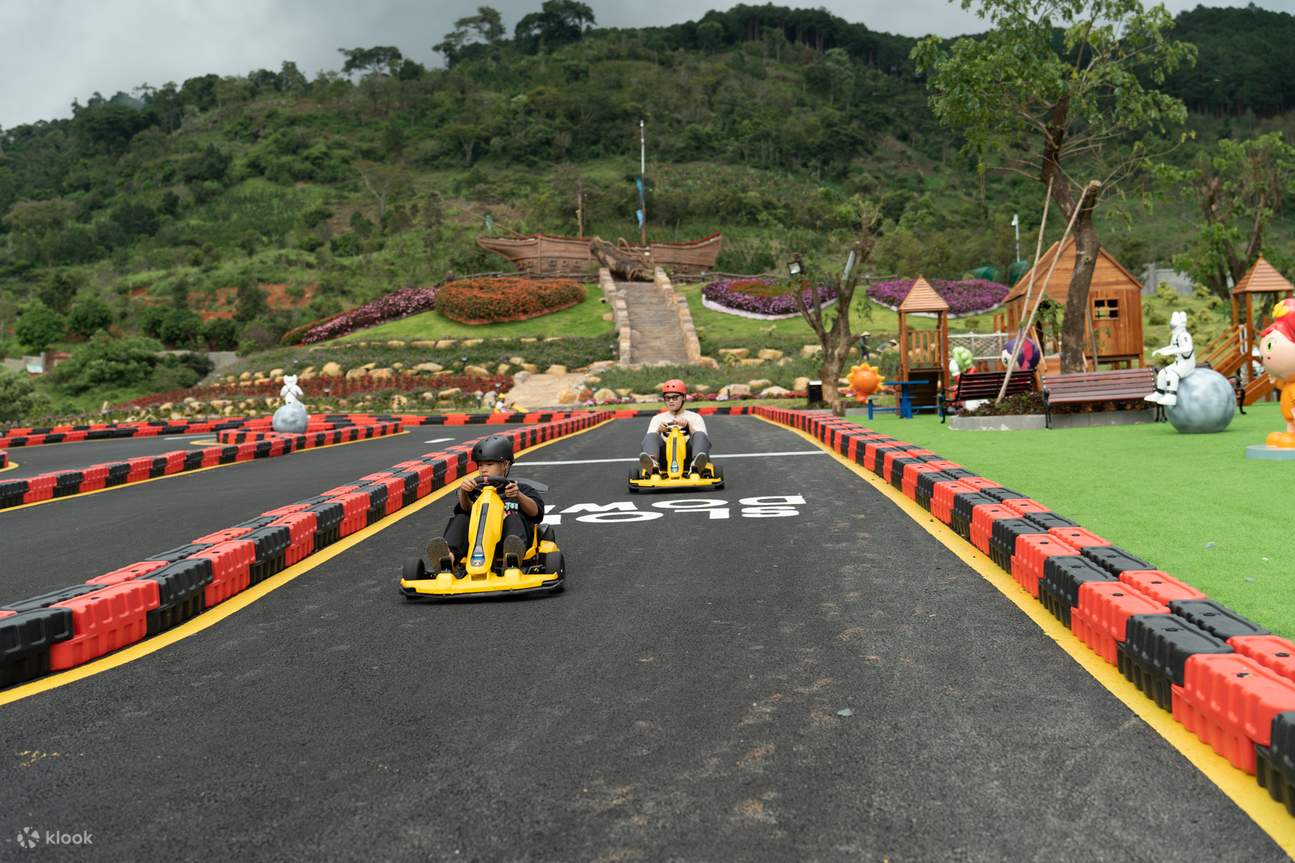 If you are a speed enthusiast, you cannot miss the Go Kart model racing experience