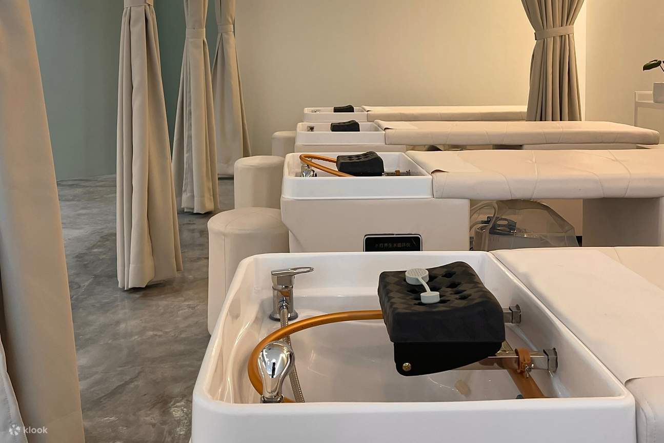 쿠알라룸푸르 포즈 헤드 스파에서 편안한 헤드 스파를 경험해보세요.