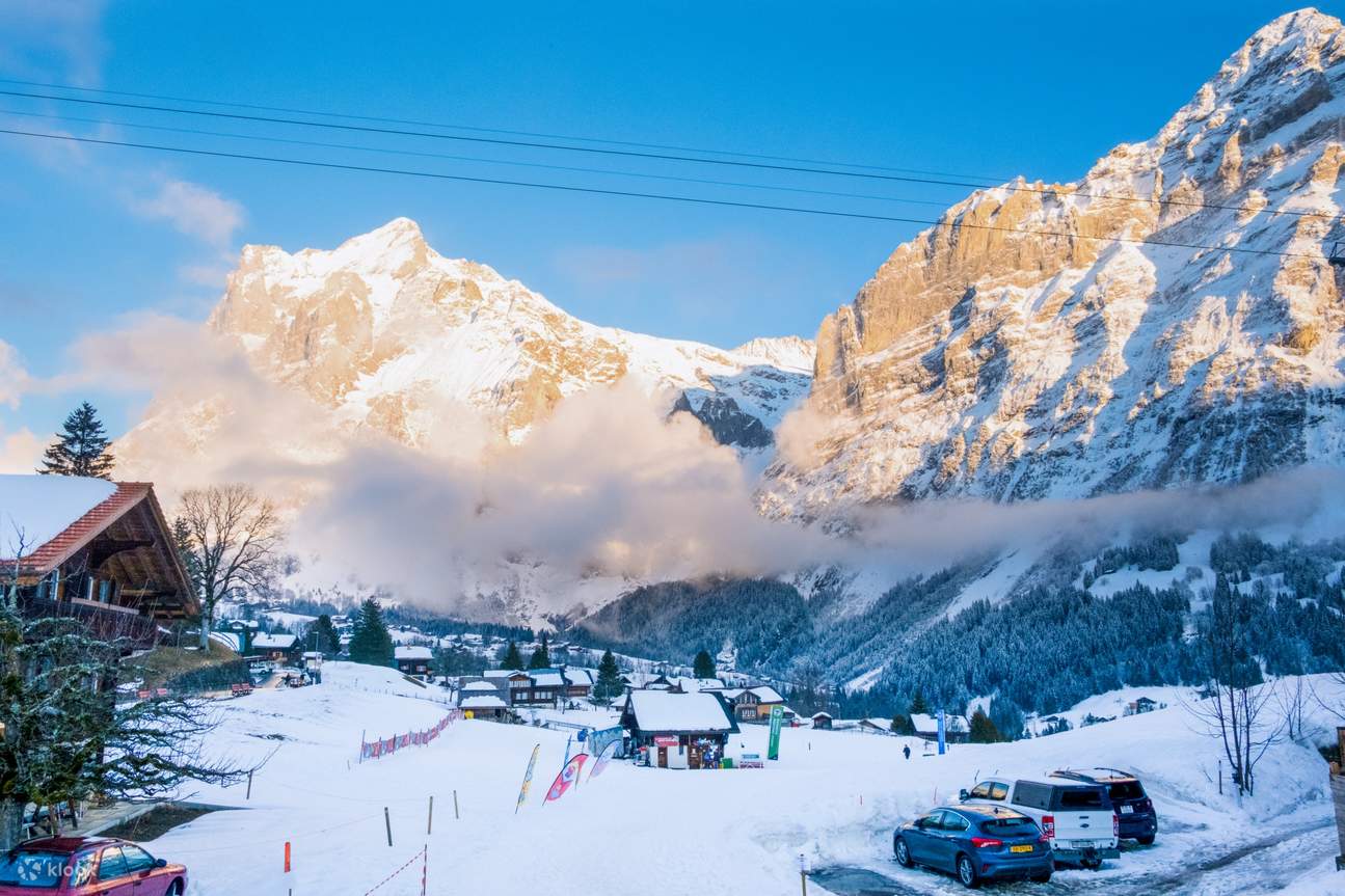 Grindelwald Beginner Snowboard Package from Interlaken, Switzerland
