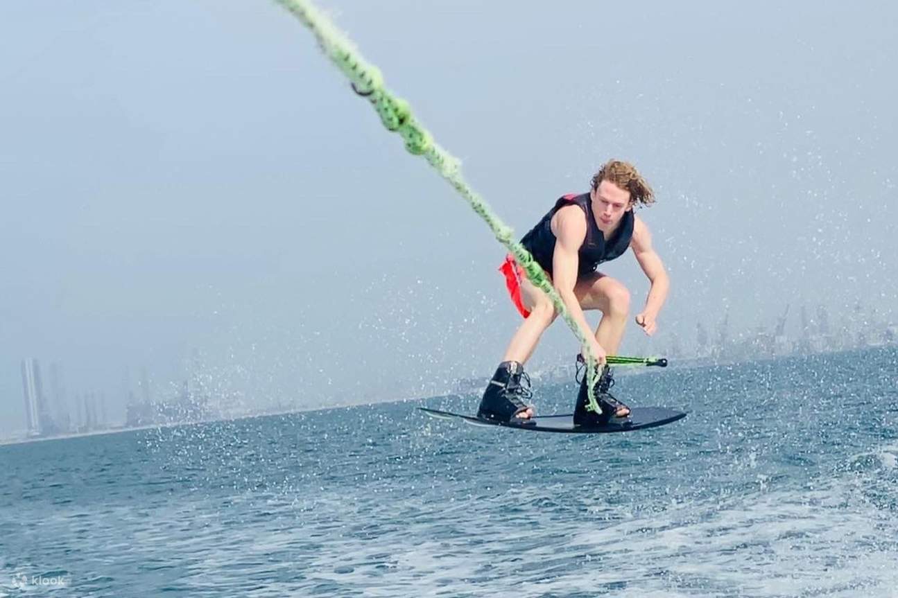 3060 Minutes Join In Wakeboarding Experience in Dubai Klook